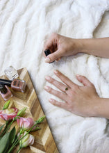 Load image into Gallery viewer, AOA Nail Polish - White